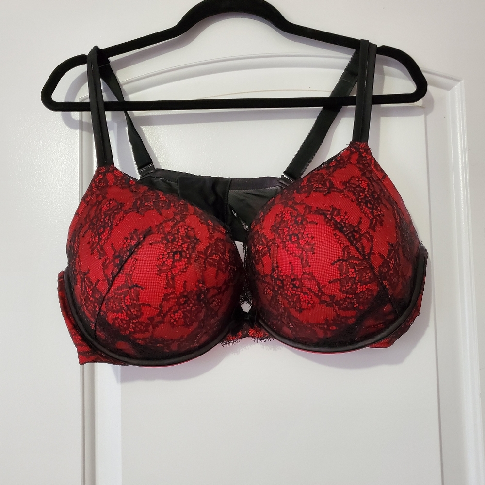 Plunge push up bra